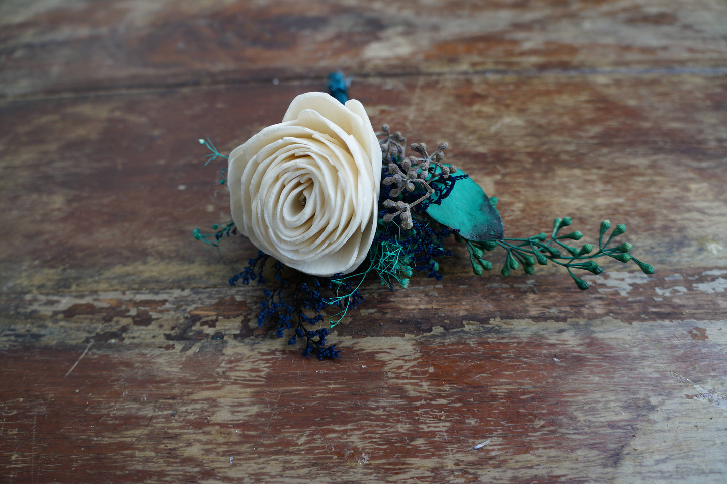 Sea Glass Sola Flower Boutonniere