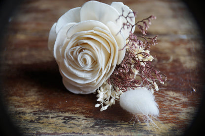 Peaches N Creme Sola Flower Boutonniere