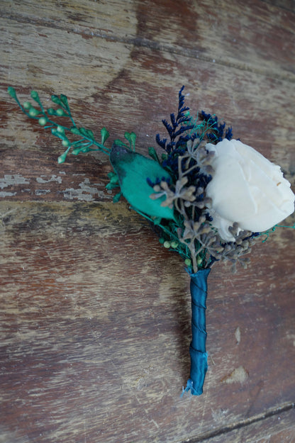 Sea Glass Sola Flower Boutonniere
