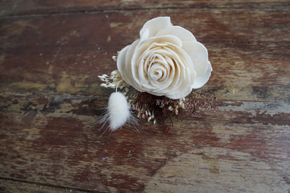 Peaches N Creme Sola Flower Boutonniere