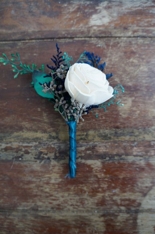Sea Glass Sola Flower Boutonniere